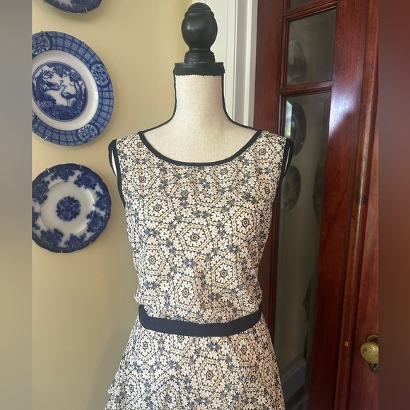 Robbie Bee | Sleeveless Geo/Floral Print Belted Midi Dress, Size 14 - Picture 3 of 12